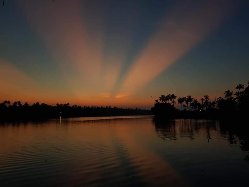 Ambadis Villas Kodungallūr Buitenkant foto